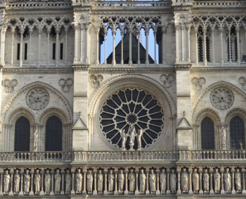 Een deel van het front van de Notre Dame