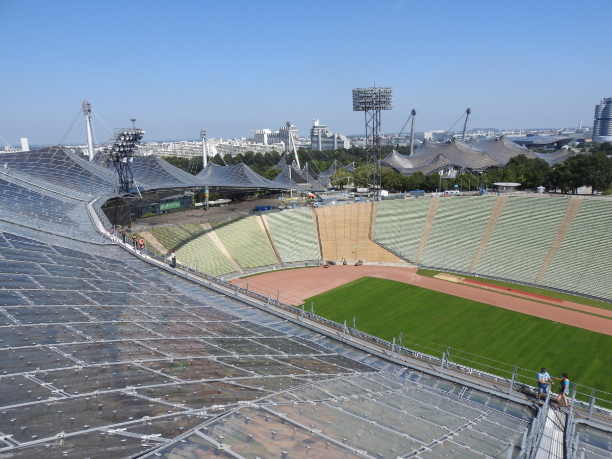 Golvende tenten over het Olympiapark