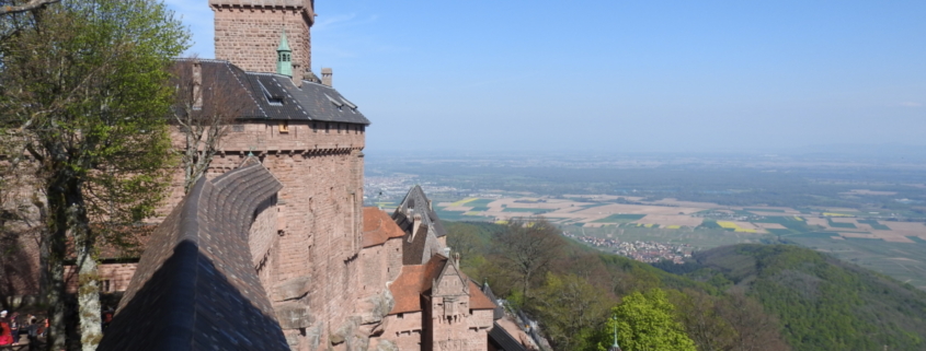 Het kasteel met fabelachtig uitzicht over de Elzas
