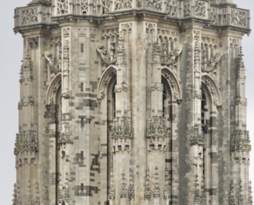 Onafgebouwde toren van de Romboutskathedraal in Mechelen