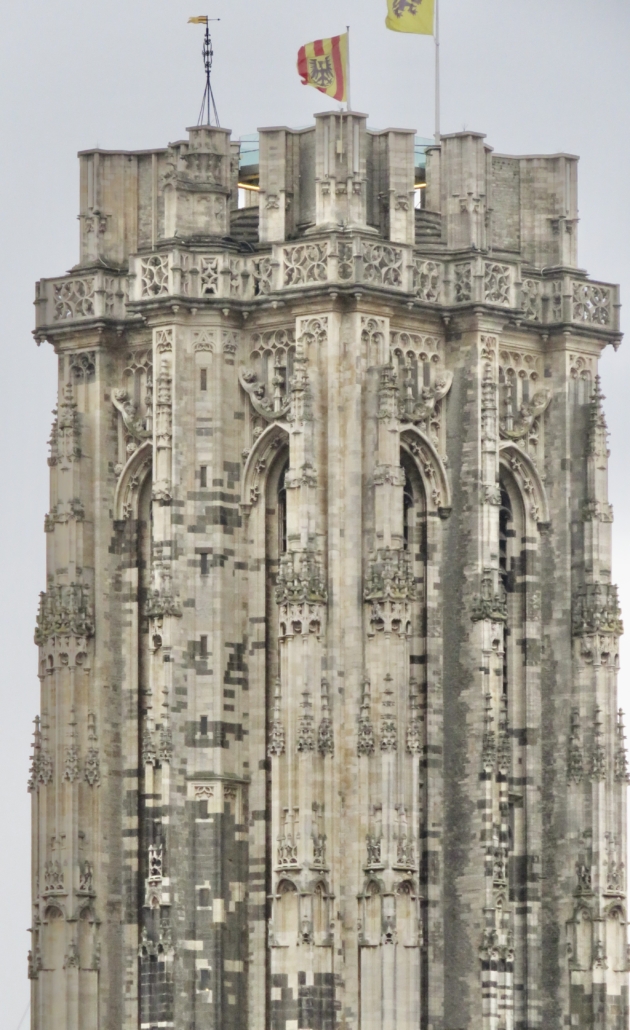 Onafgebouwde toren van de Romboutskathedraal in Mechelen