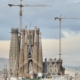 De kerk in 2019, de torens komen als goed omhoog!